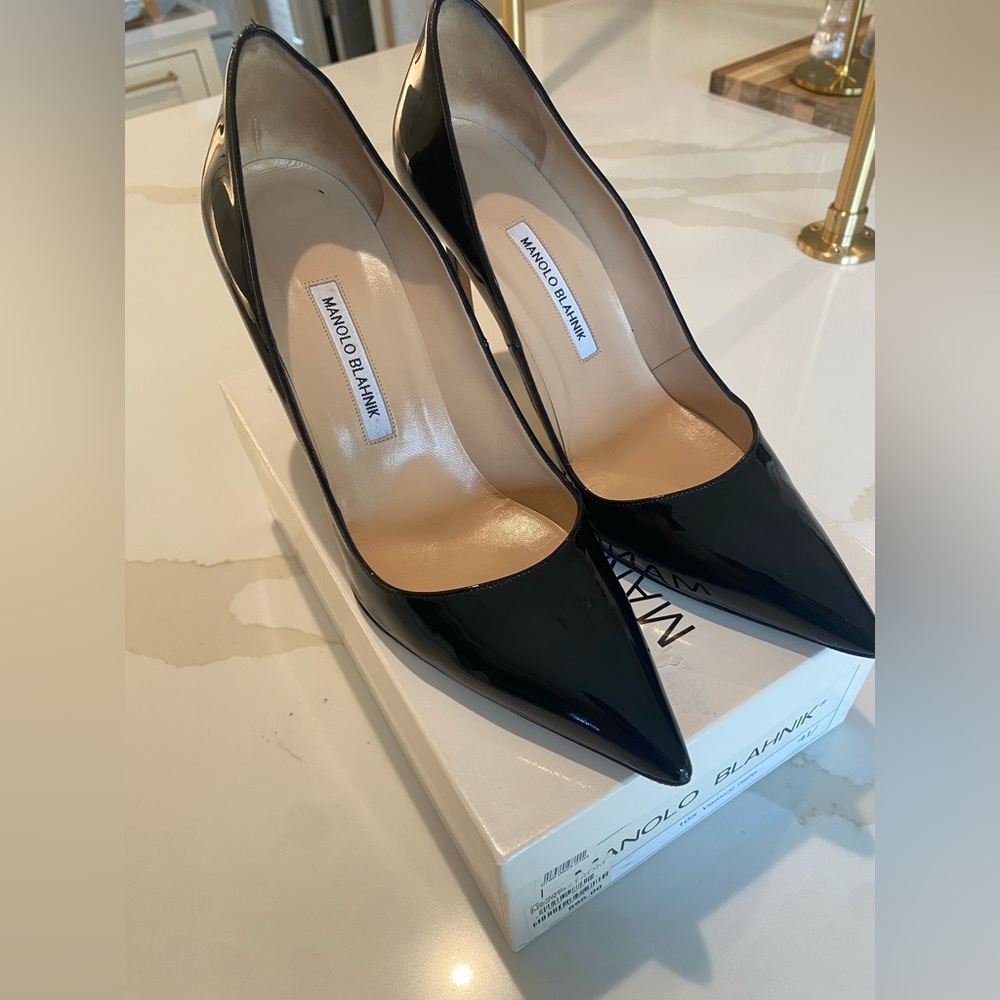 Manolo Blahnik bb patent leather pumps 105mm